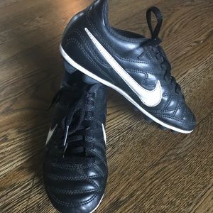 Black Nike Cleats Soccer Size 12.5